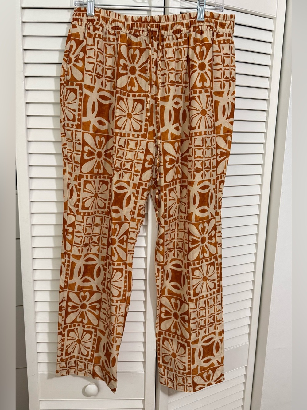 Zara Two piece pajama style set, button front short sleeves, drawstring pants L - Picture 7 of 10